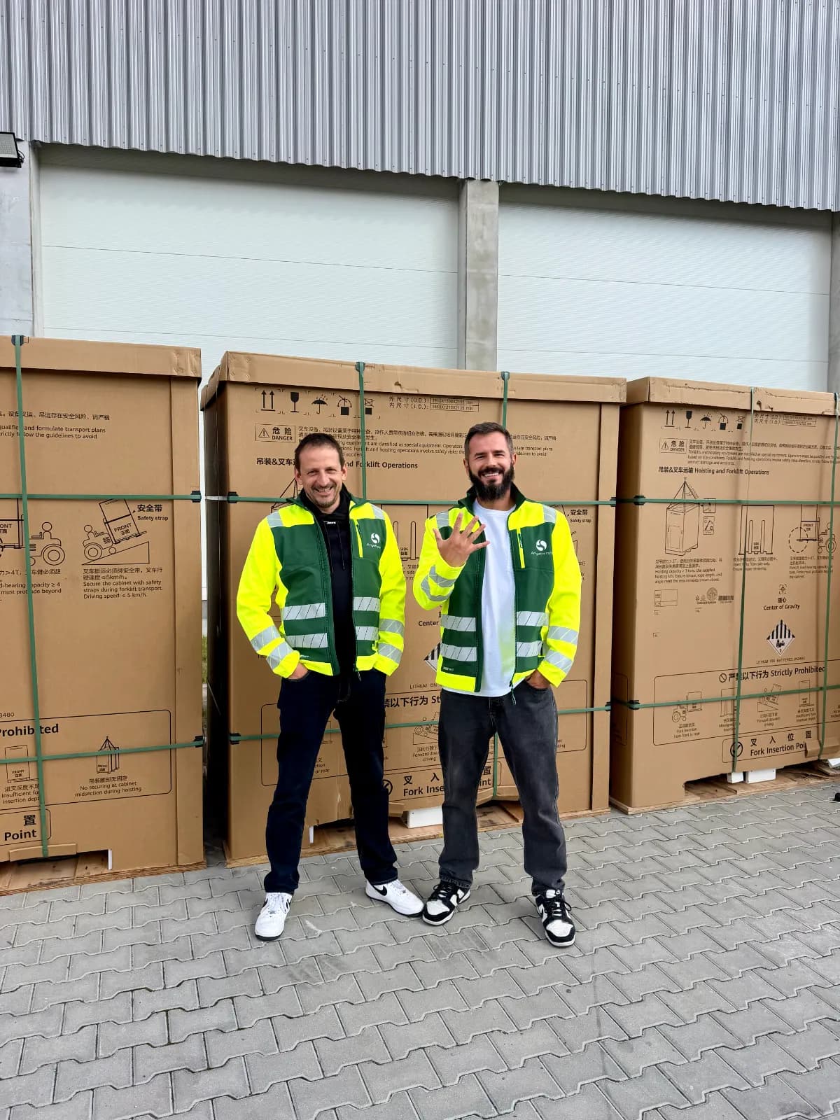 Zespół OFFGRID przy dostawie magazynów energii
